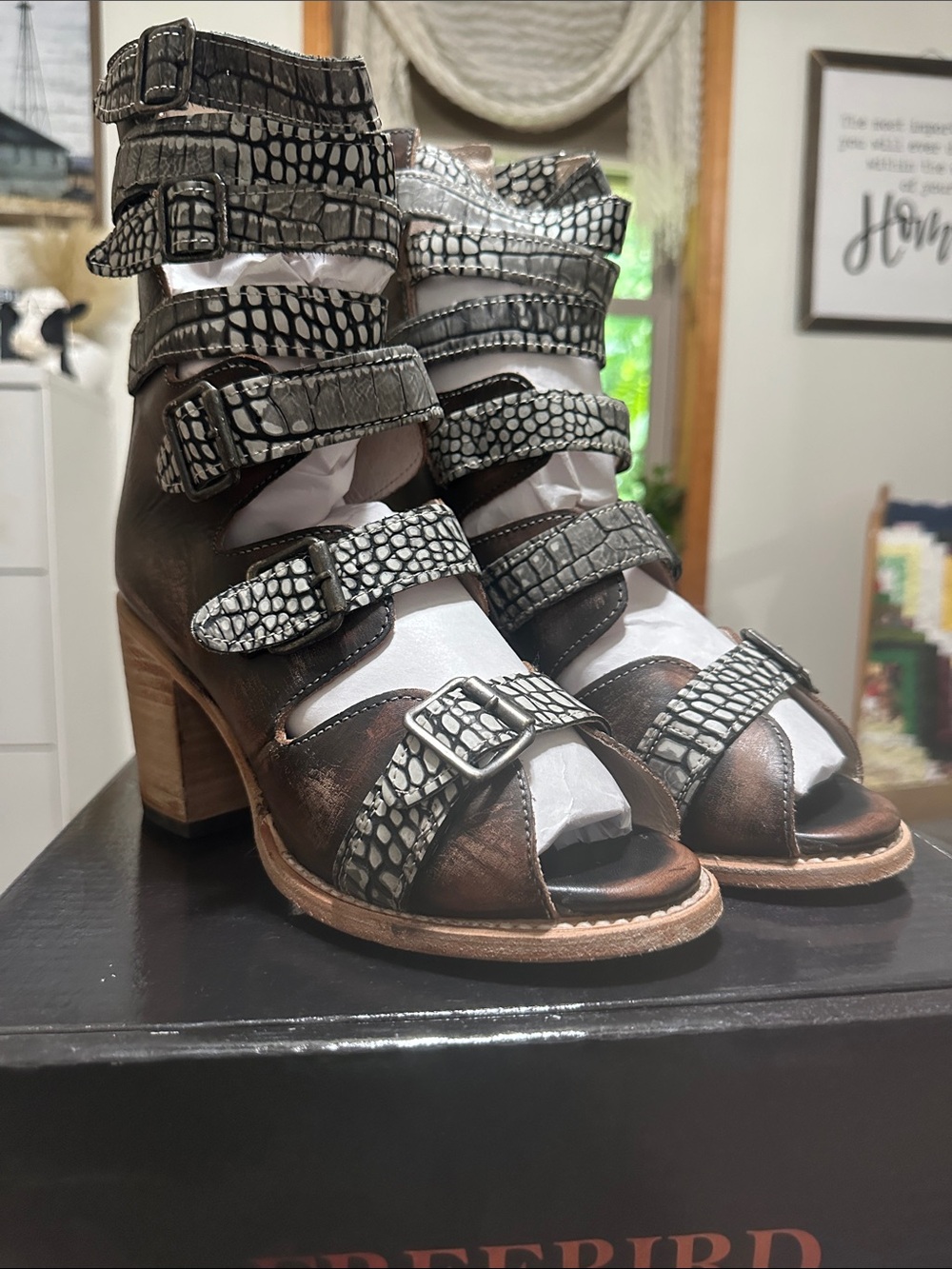 Freebird Bond Black Croco Leather Heeled Sandals Women’s Size 10
